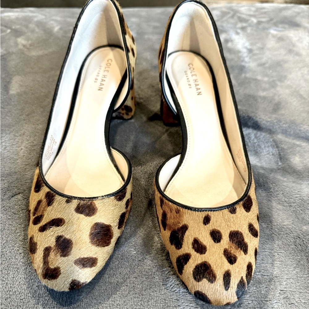 Cole Haan Calf Hair Leopard w/ black leather trim  block heel size 61/2! 🛍️💕🥿